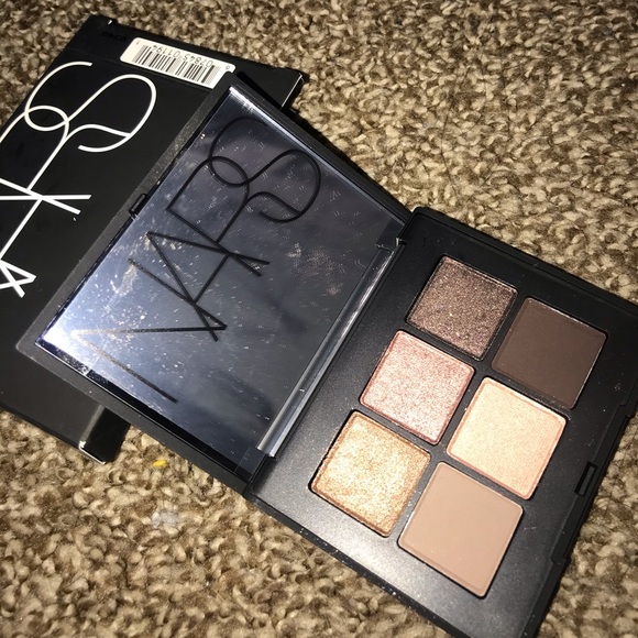 NARS Voyageur eyeshadow palette - Picture 3 of 4